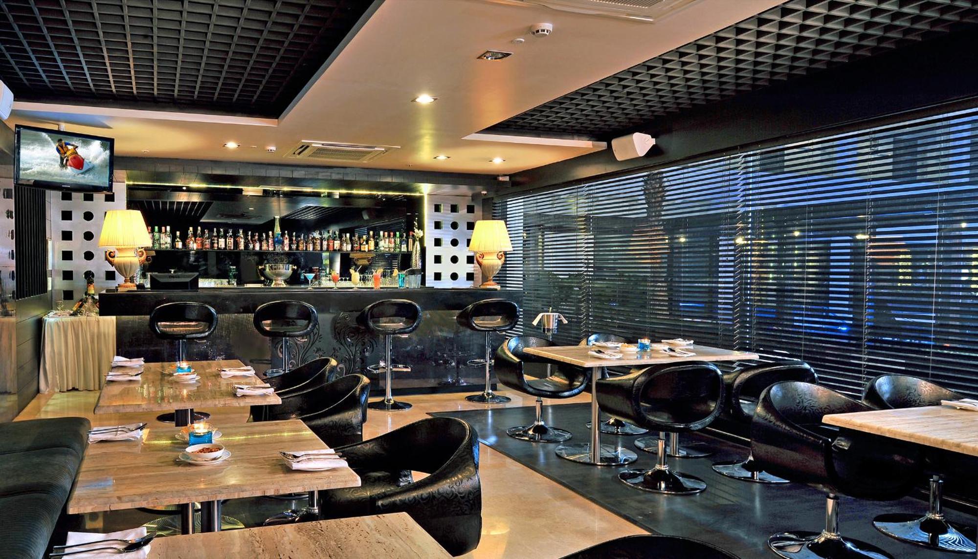 Fortune Jp Palace, Mysore - Member Itc Hotels' Group Экстерьер фото Interior of the restaurant