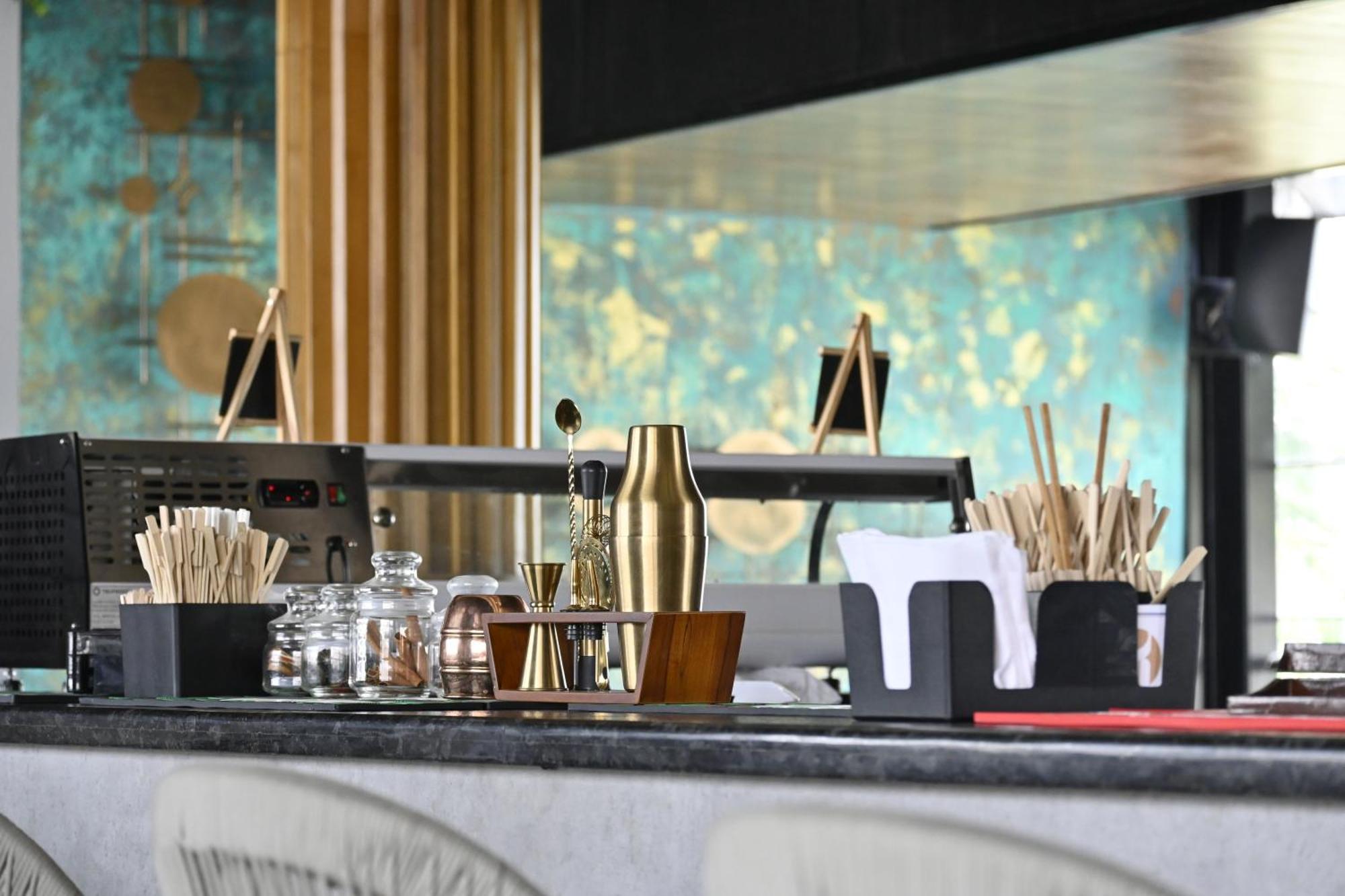 Fortune Jp Palace, Mysore - Member Itc Hotels' Group Экстерьер фото A coffee bar